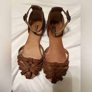 Super cute Arizona jeans size 5 sandles